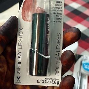 Wet n wild lipstick new